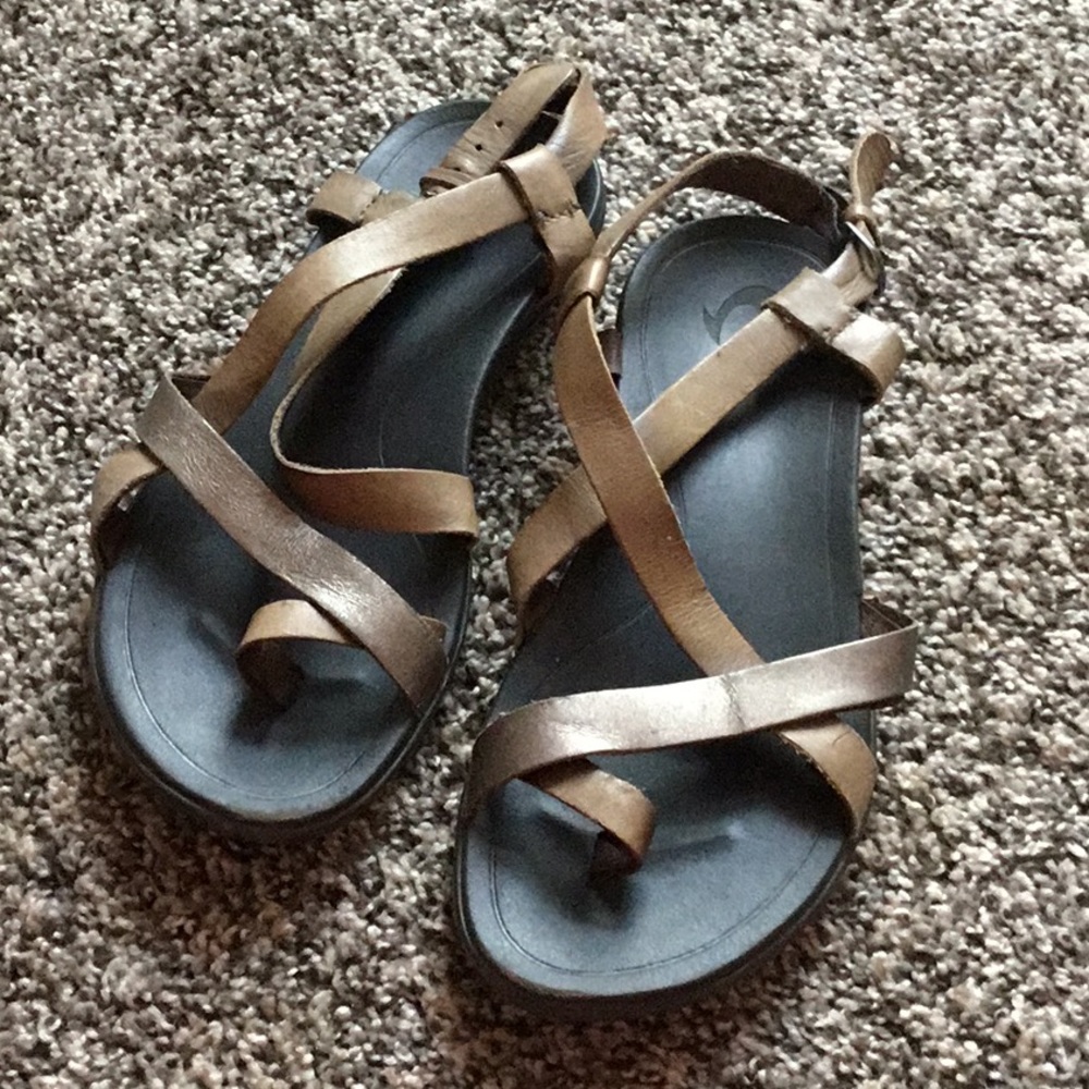 OluKai gladiator sandals pewter/gray USW6